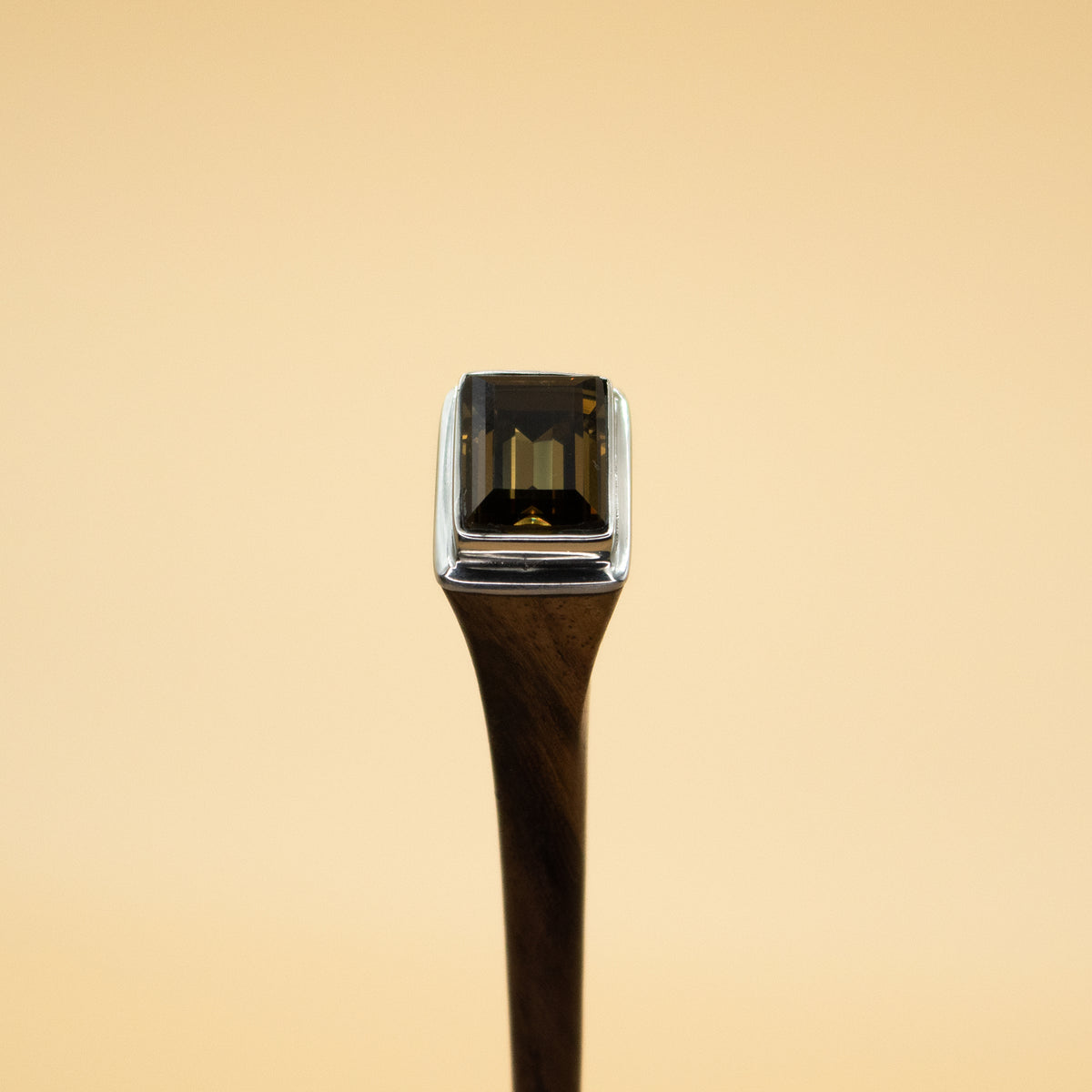 Crystal image 3 marrone